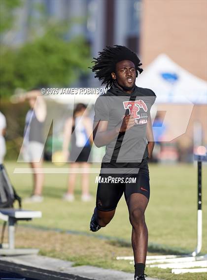 Thumbnail 3 in Stanton Invitational (400m) photogallery.