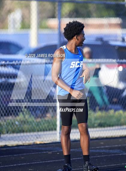 Thumbnail 1 in Stanton Invitational (400m) photogallery.