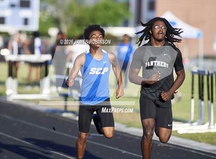 Thumbnail 2 in Stanton Invitational (400m) photogallery.