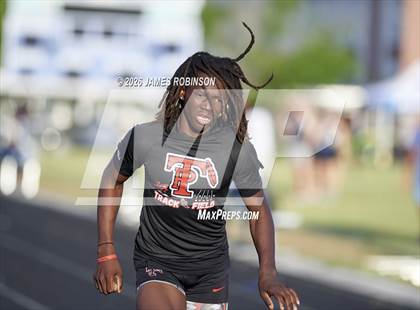 Thumbnail 2 in Stanton Invitational (400m) photogallery.