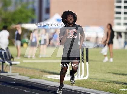 Thumbnail 1 in Stanton Invitational (400m) photogallery.