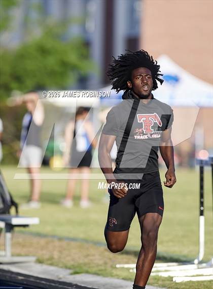 Thumbnail 2 in Stanton Invitational (400m) photogallery.
