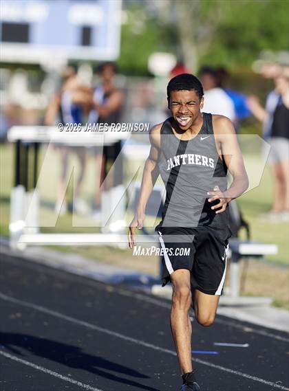 Thumbnail 1 in Stanton Invitational (400m) photogallery.