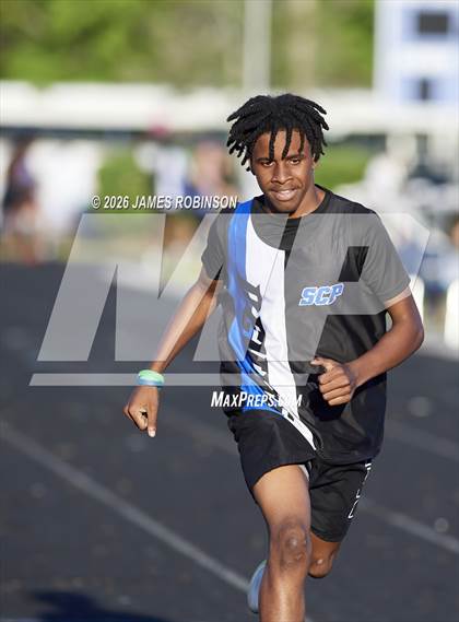 Thumbnail 2 in Stanton Invitational (400m) photogallery.