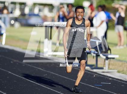 Thumbnail 1 in Stanton Invitational (400m) photogallery.