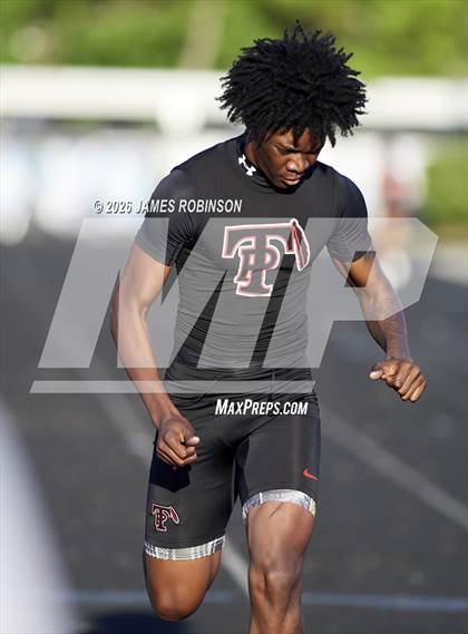 Thumbnail 1 in Stanton Invitational (400m) photogallery.