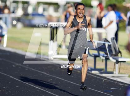 Thumbnail 1 in Stanton Invitational (400m) photogallery.