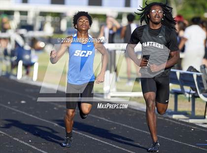 Thumbnail 1 in Stanton Invitational (400m) photogallery.
