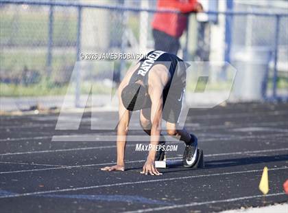 Thumbnail 2 in Stanton Invitational (400m) photogallery.