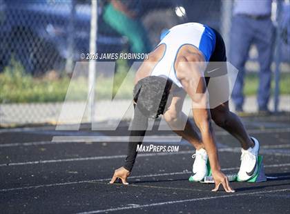 Thumbnail 2 in Stanton Invitational (400m) photogallery.