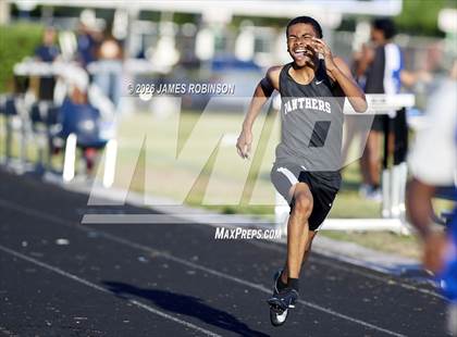 Thumbnail 3 in Stanton Invitational (400m) photogallery.