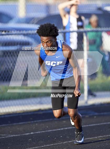 Thumbnail 2 in Stanton Invitational (400m) photogallery.