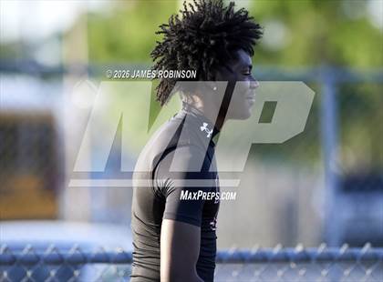 Thumbnail 1 in Stanton Invitational (400m) photogallery.