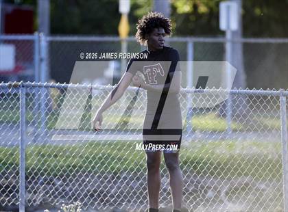Thumbnail 2 in Stanton Invitational (400m) photogallery.