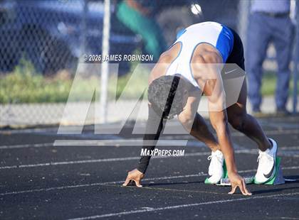 Thumbnail 3 in Stanton Invitational (400m) photogallery.