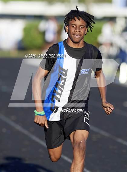 Thumbnail 3 in Stanton Invitational (400m) photogallery.