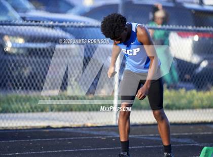 Thumbnail 3 in Stanton Invitational (400m) photogallery.