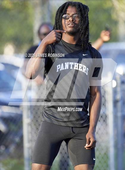 Thumbnail 1 in Stanton Invitational (400m) photogallery.
