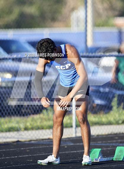 Thumbnail 3 in Stanton Invitational (400m) photogallery.