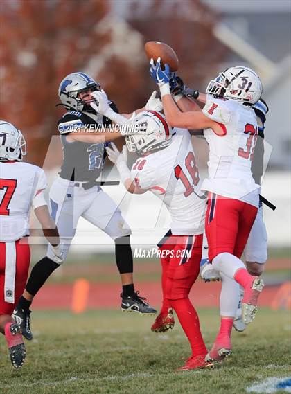 Thumbnail 2 in East vs. Stansbury photogallery.