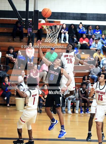 Thumbnail 2 in West Craven vs. New Bern (Craven County Holiday Hoops Tournament) photogallery.