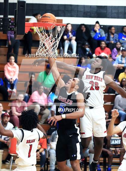 Thumbnail 1 in West Craven vs. New Bern (Craven County Holiday Hoops Tournament) photogallery.