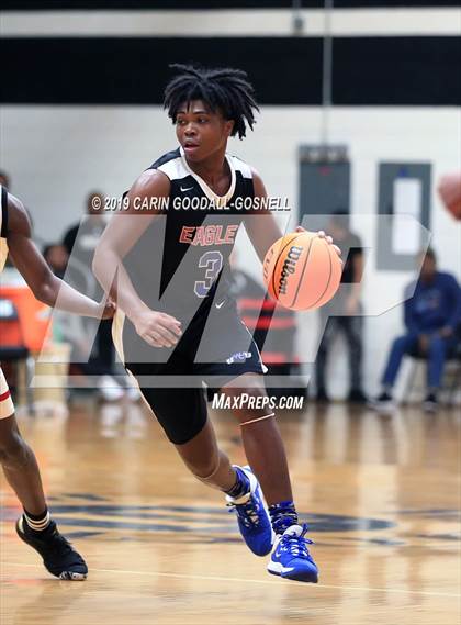 Thumbnail 3 in West Craven vs. New Bern (Craven County Holiday Hoops Tournament) photogallery.