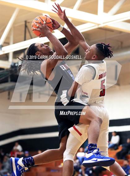 Thumbnail 2 in West Craven vs. New Bern (Craven County Holiday Hoops Tournament) photogallery.