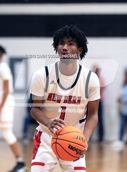 Thumbnail 3 in West Craven vs. New Bern (Craven County Holiday Hoops Tournament) photogallery.