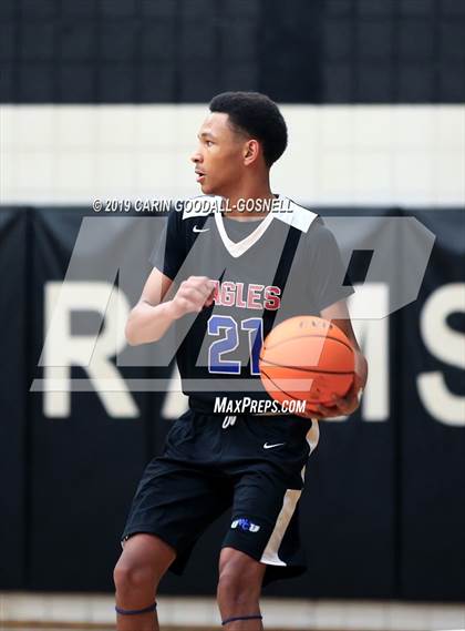Thumbnail 2 in West Craven vs. New Bern (Craven County Holiday Hoops Tournament) photogallery.