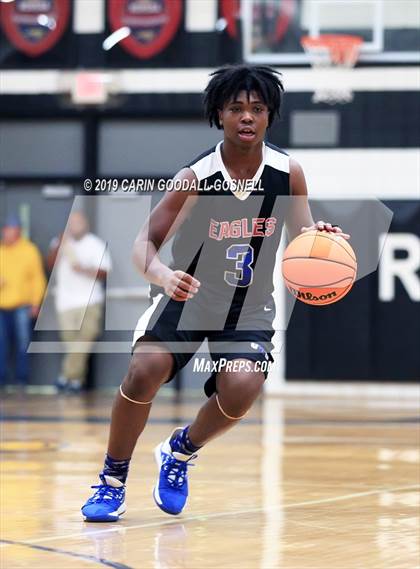 Thumbnail 2 in West Craven vs. New Bern (Craven County Holiday Hoops Tournament) photogallery.