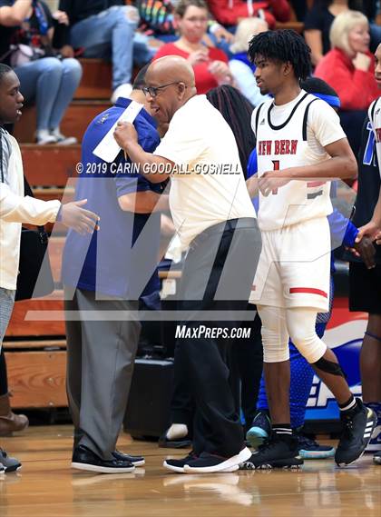Thumbnail 2 in West Craven vs. New Bern (Craven County Holiday Hoops Tournament) photogallery.