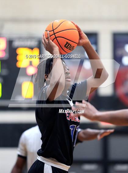 Thumbnail 1 in West Craven vs. New Bern (Craven County Holiday Hoops Tournament) photogallery.