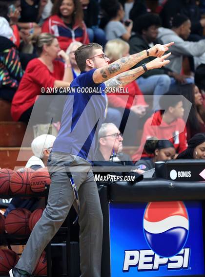 Thumbnail 2 in West Craven vs. New Bern (Craven County Holiday Hoops Tournament) photogallery.