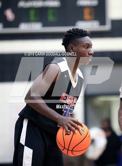 Thumbnail 2 in West Craven vs. New Bern (Craven County Holiday Hoops Tournament) photogallery.