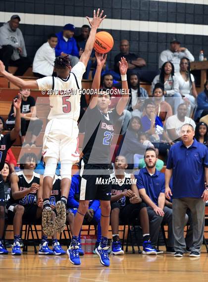 Thumbnail 1 in West Craven vs. New Bern (Craven County Holiday Hoops Tournament) photogallery.