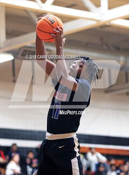 Thumbnail 2 in West Craven vs. New Bern (Craven County Holiday Hoops Tournament) photogallery.