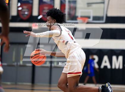 Thumbnail 2 in West Craven vs. New Bern (Craven County Holiday Hoops Tournament) photogallery.