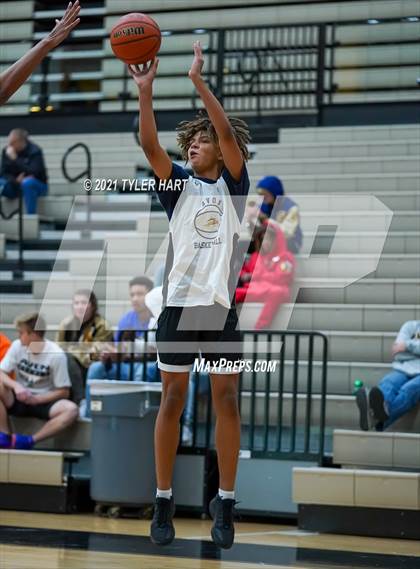 Thumbnail 1 in Muncie Central @ Avon (Scrimmage) photogallery.