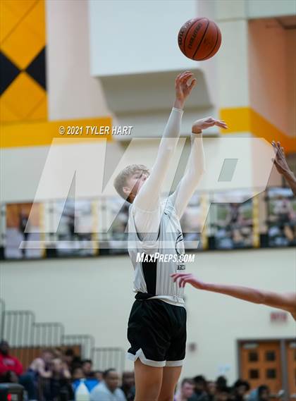 Thumbnail 3 in Muncie Central @ Avon (Scrimmage) photogallery.