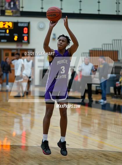 Thumbnail 2 in Muncie Central @ Avon (Scrimmage) photogallery.