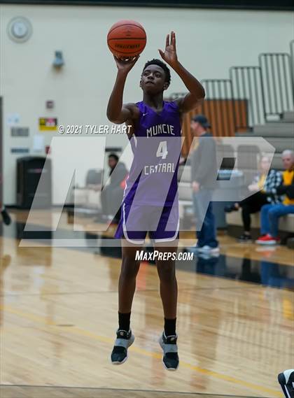 Thumbnail 3 in Muncie Central @ Avon (Scrimmage) photogallery.