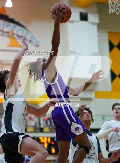 Thumbnail 1 in Muncie Central @ Avon (Scrimmage) photogallery.