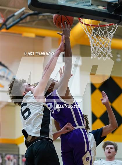 Thumbnail 3 in Muncie Central @ Avon (Scrimmage) photogallery.