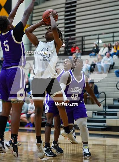 Thumbnail 3 in Muncie Central @ Avon (Scrimmage) photogallery.