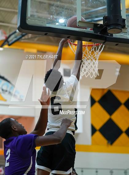 Thumbnail 3 in Muncie Central @ Avon (Scrimmage) photogallery.