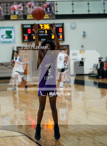 Thumbnail 2 in Muncie Central @ Avon (Scrimmage) photogallery.
