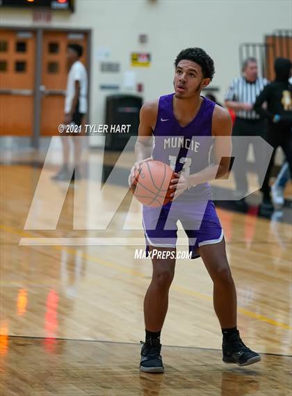 Thumbnail 1 in Muncie Central @ Avon (Scrimmage) photogallery.