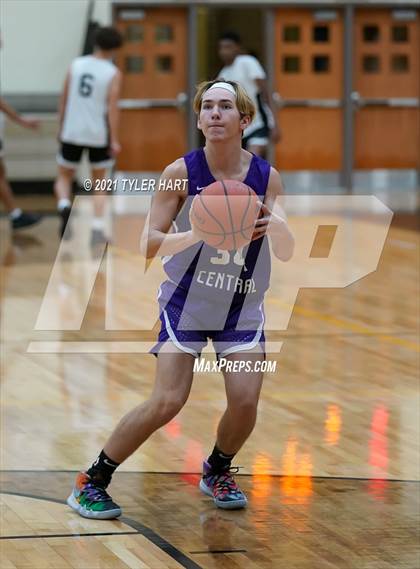Thumbnail 3 in Muncie Central @ Avon (Scrimmage) photogallery.