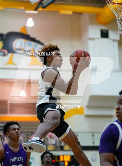 Thumbnail 1 in Muncie Central @ Avon (Scrimmage) photogallery.